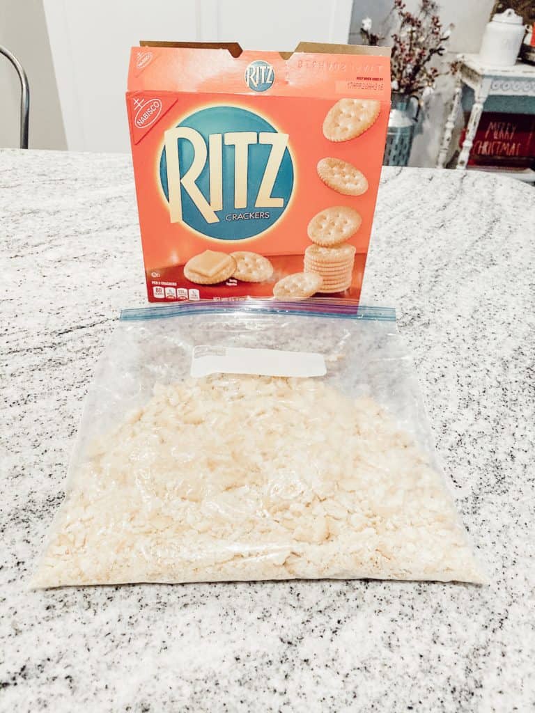 Ritz Crackers for Homemade Broccoli Casserole 