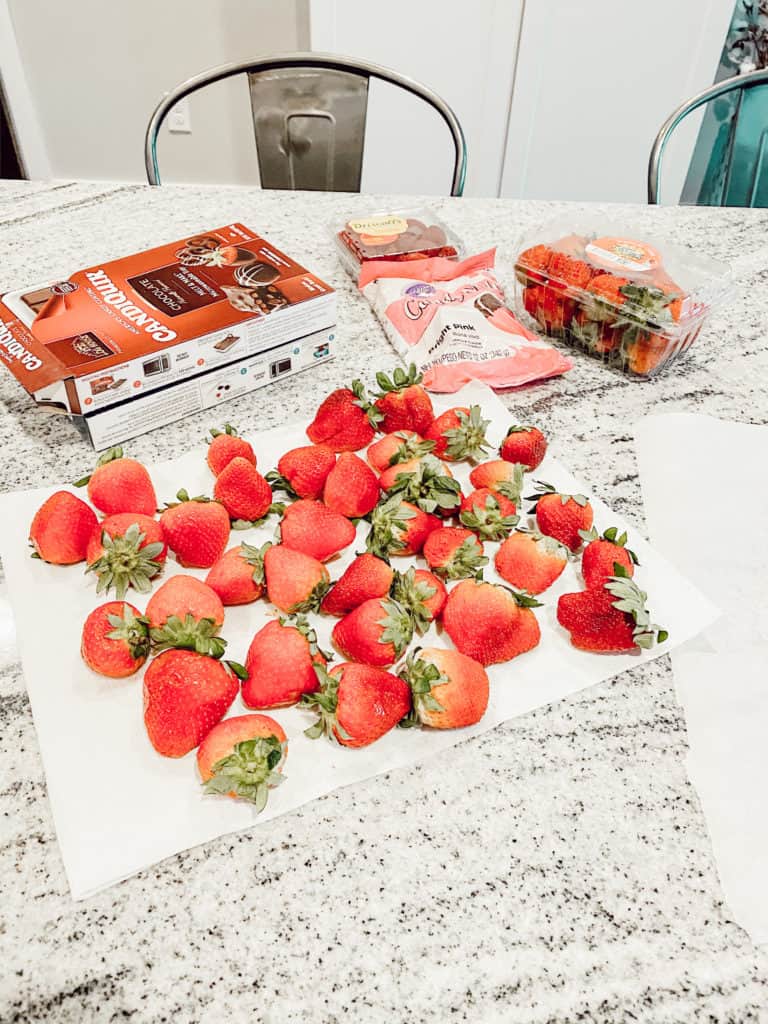 Directions for quick and easy chocolate covered strawberries