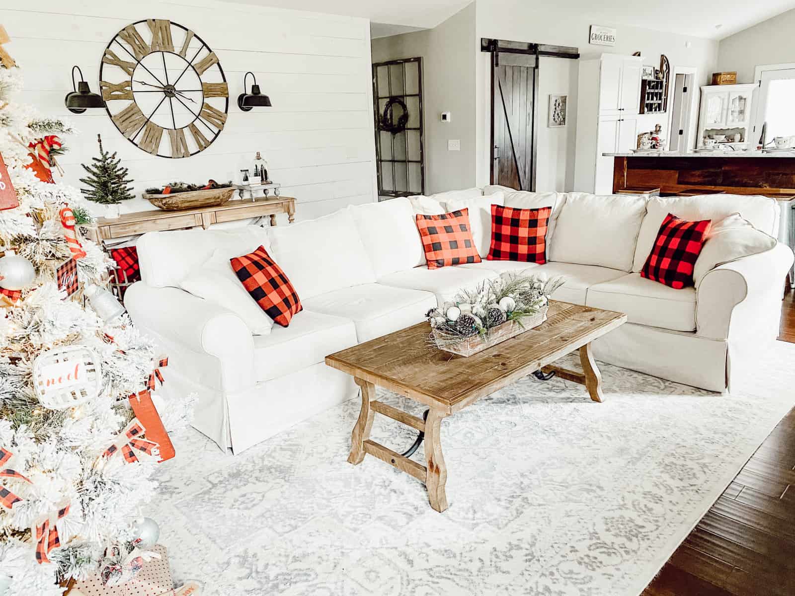 Christmas 2020 Home Tour - Mornings on Macedonia