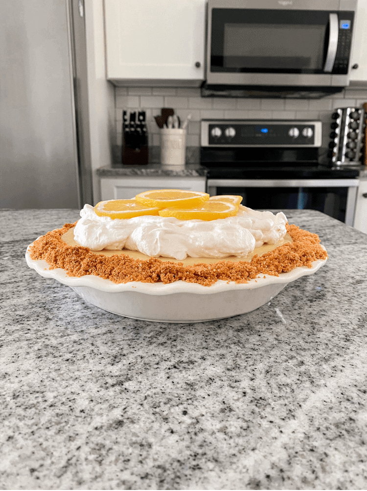 Lemon Cream Pie with Topping