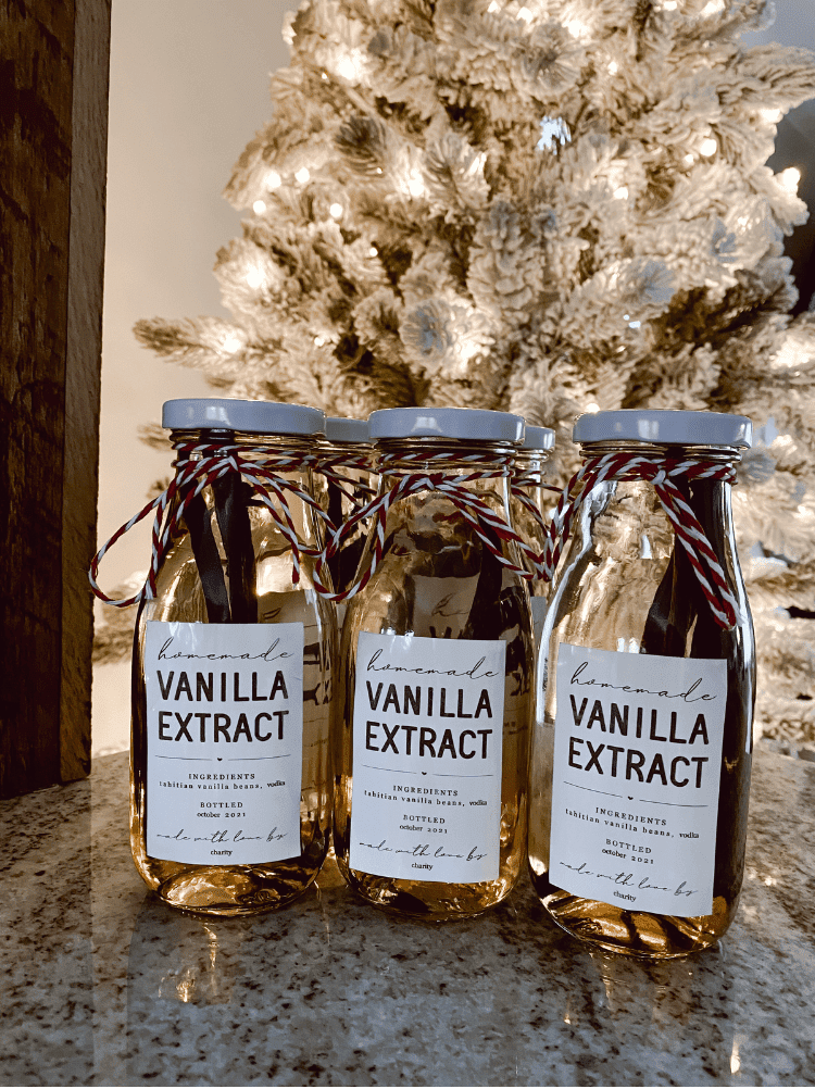 Homemade Vanilla Extract - Mornings on Macedonia