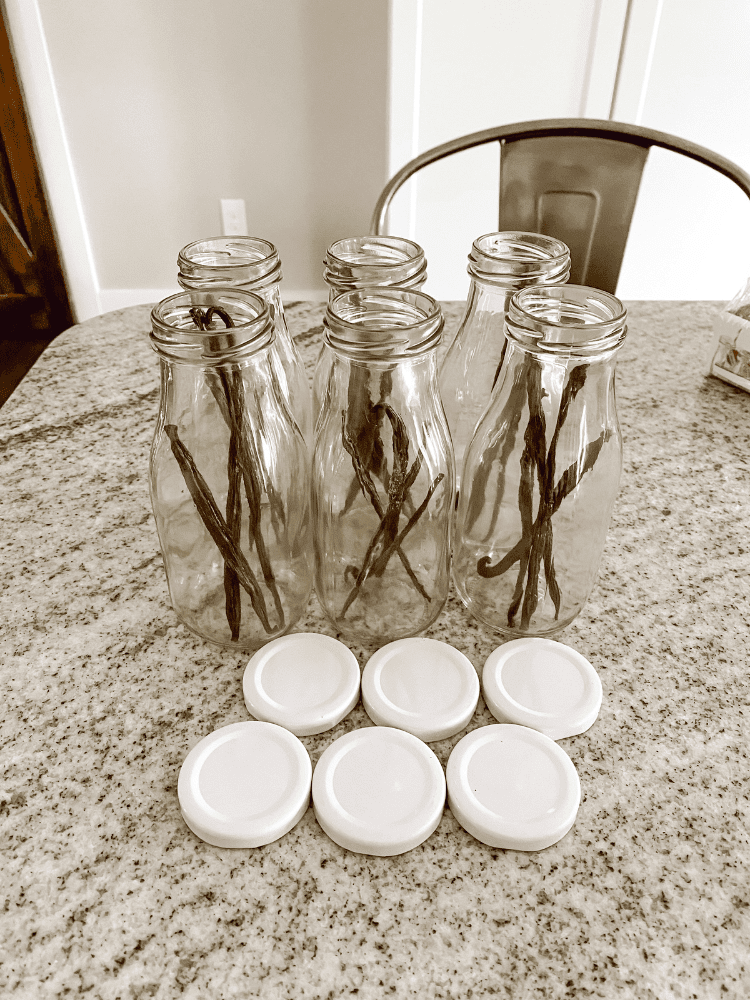 Homemade Vanilla Extract - Mornings on Macedonia