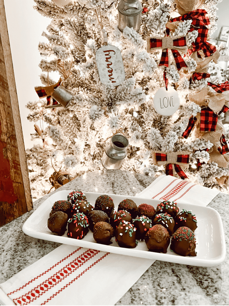 Easy Peanut Butter Balls Christmas Recipe