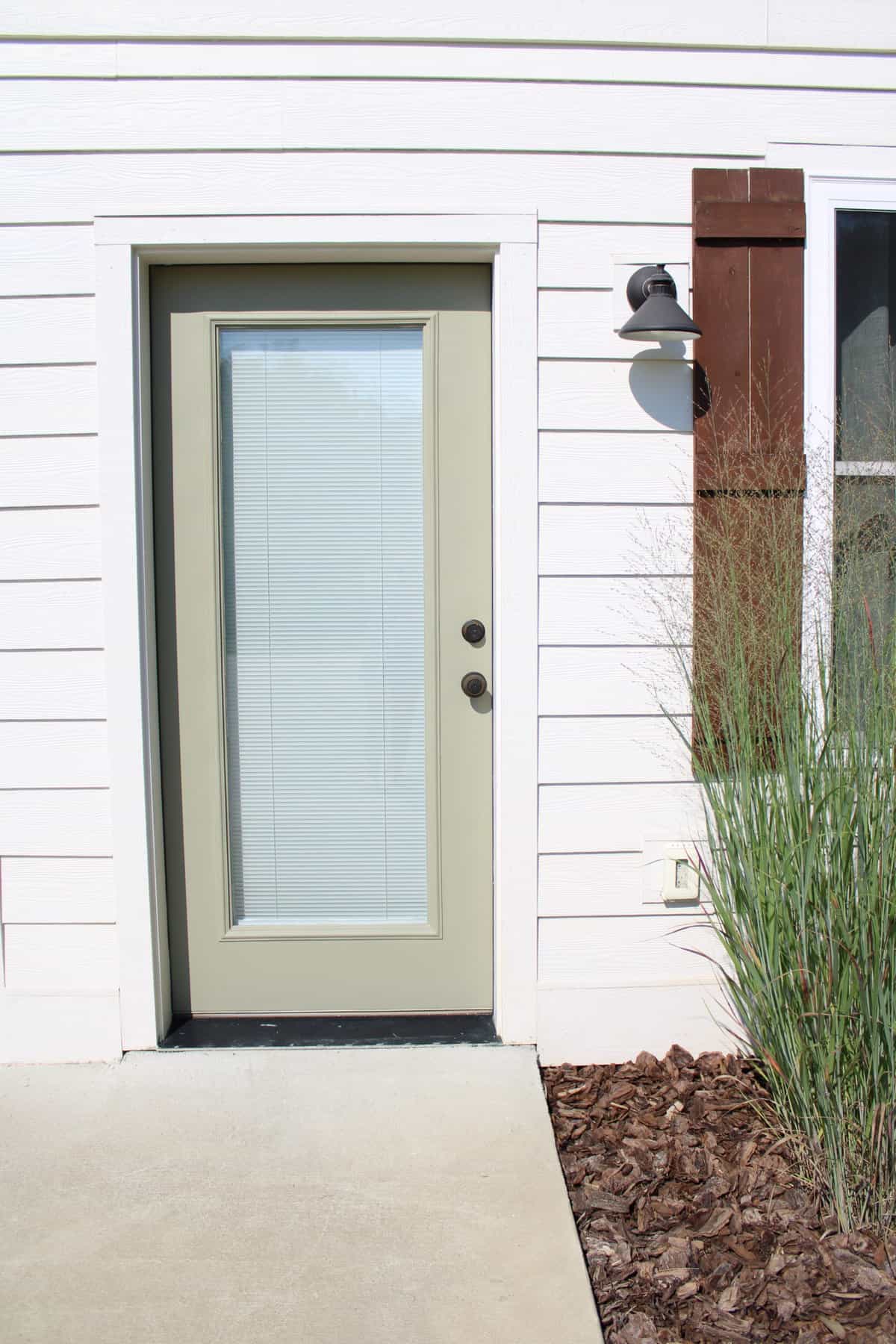 How to Paint Exterior Doors Mornings on Macedonia
