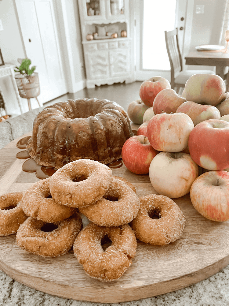 https://morningsonmacedonia.com/wp-content/uploads/2022/08/Finished-Fresh-Apple-Walnut-Cake.png