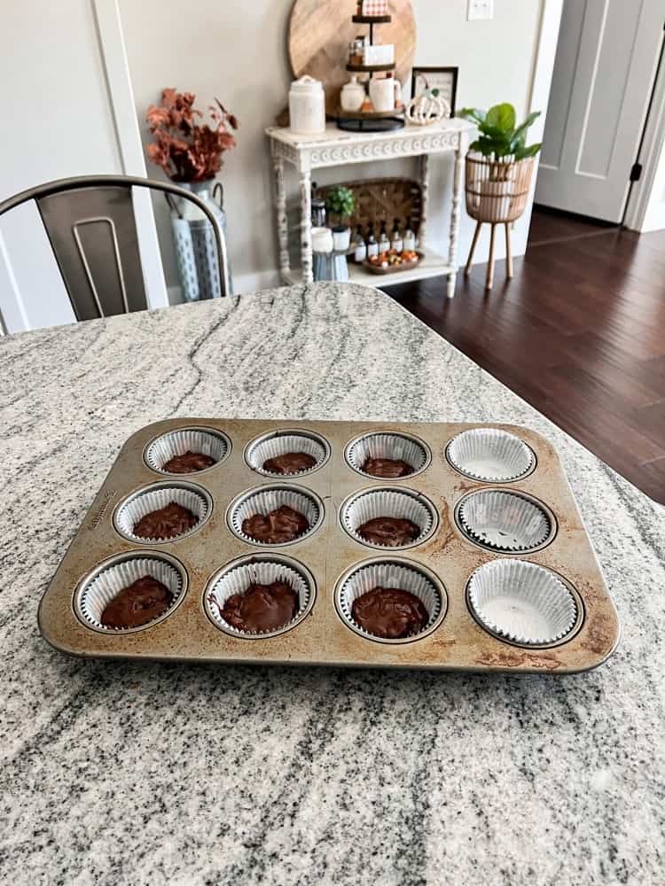 Filling up Cupcake Liners