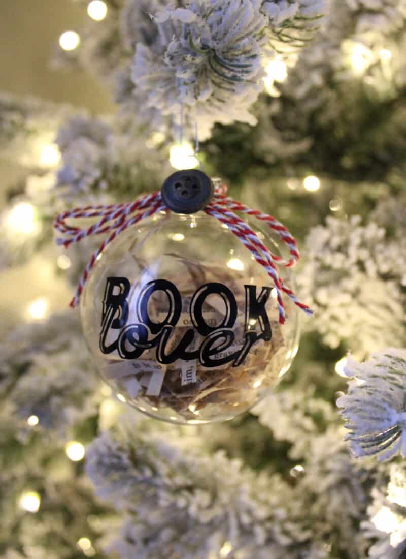 How to Make DIY Christmas Ornaments with a Cricut Machine