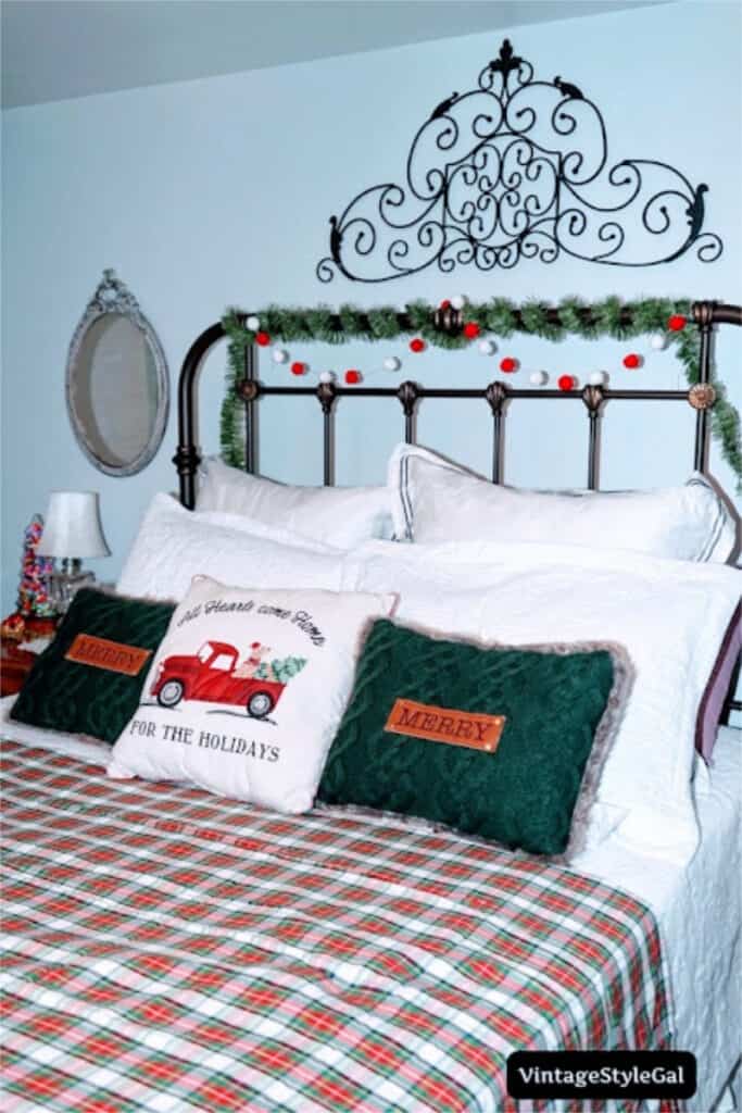 Christmas Decorations for. a Bedroom - Vintage Style Gal