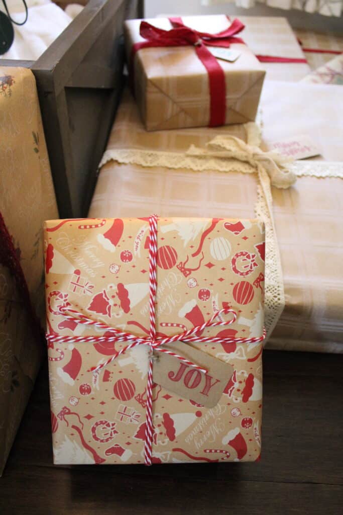 Farmhouse Style Gift Wrapping