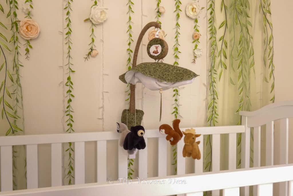 DIY Custom Baby Mobile-The Vixens Den