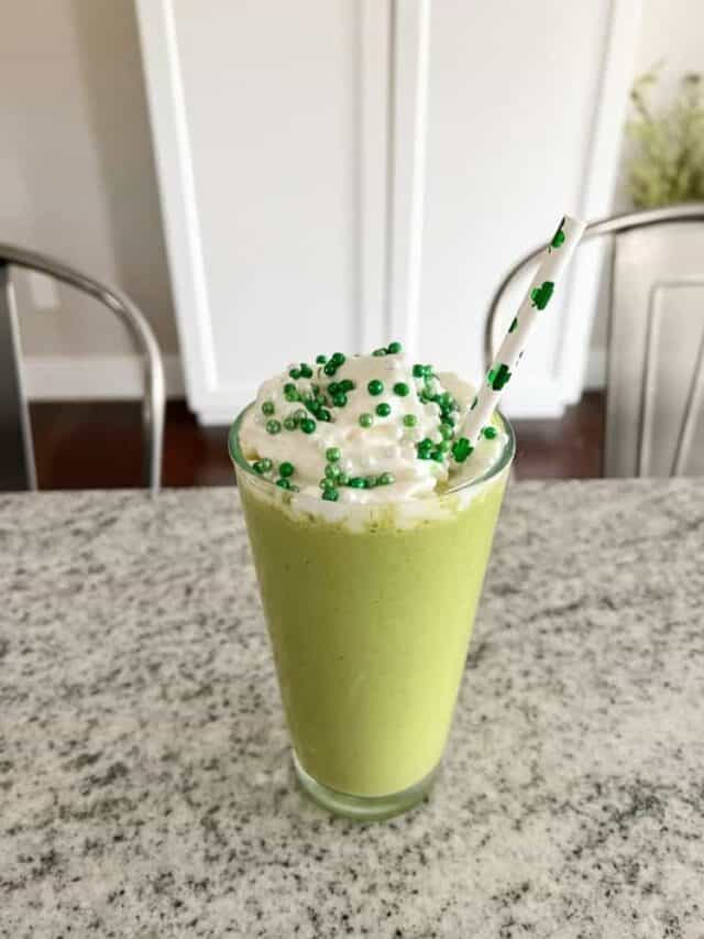 cropped-Finished-St.-Patricks-Day-Smoothie.jpg