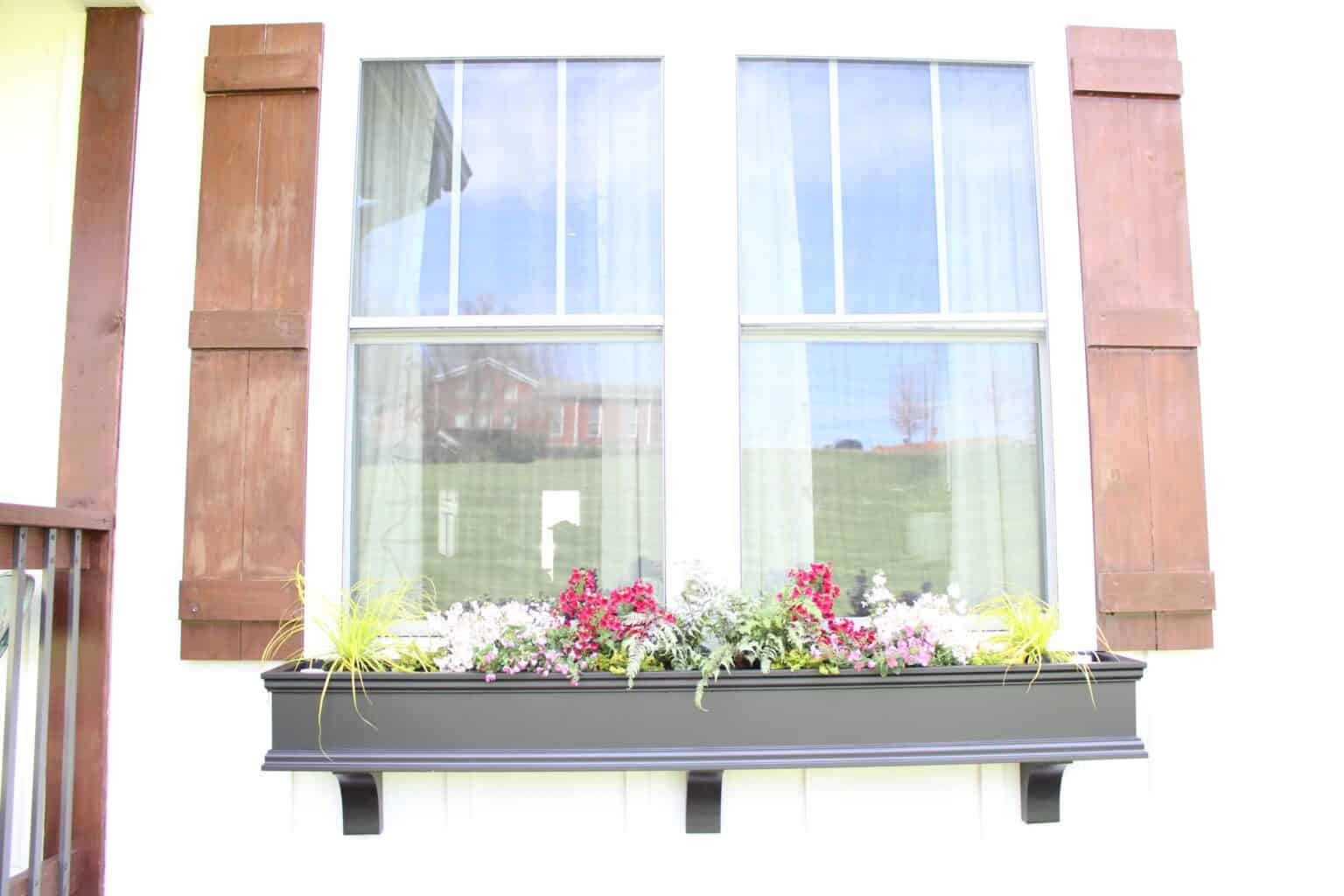How To Add Instant Curb Appeal To Your House By Adding A Window Box ...