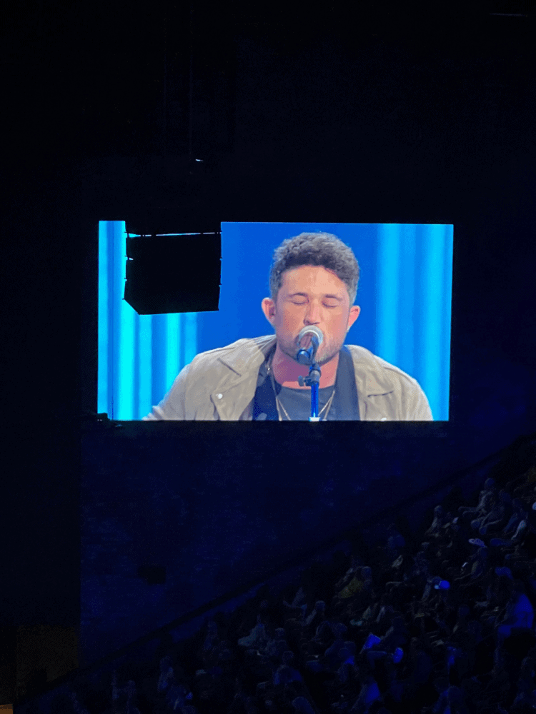 Michael Ray Singing