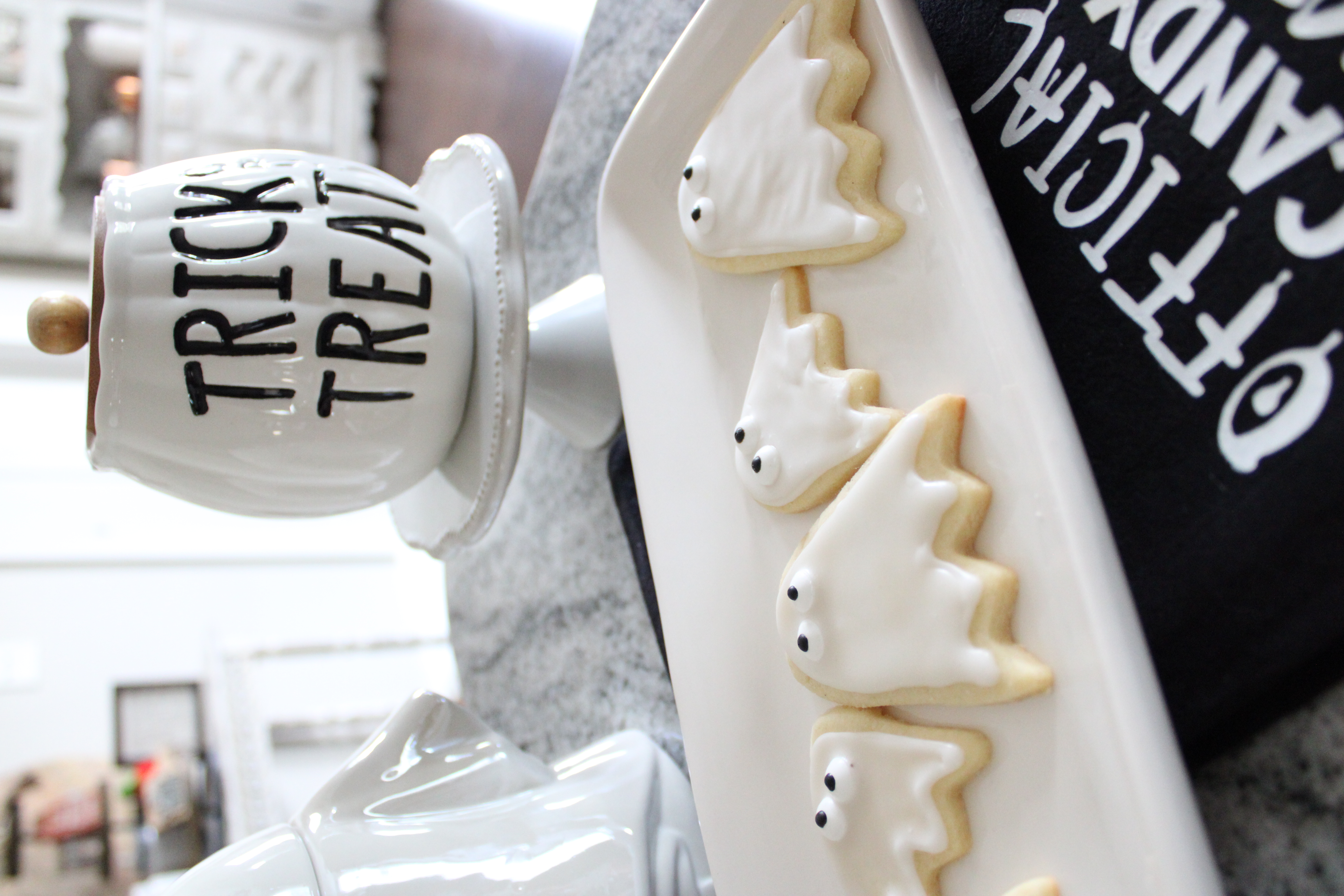 How to Decorate Halloween Cookies