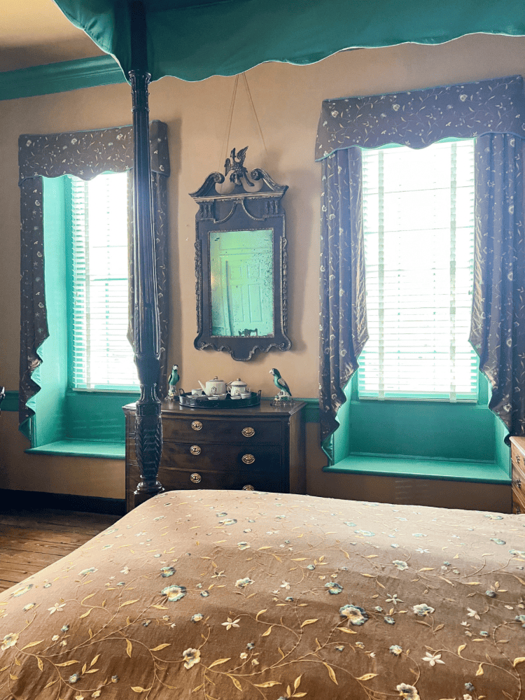 Inside Washington's Bedroom