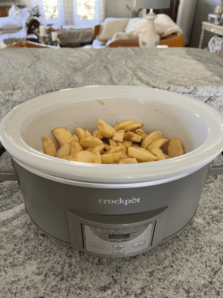 Crockpot Cooking Applesauce