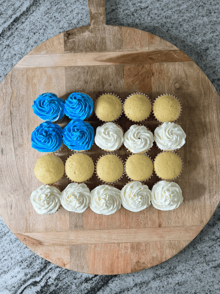 Frosting Cupcakes
