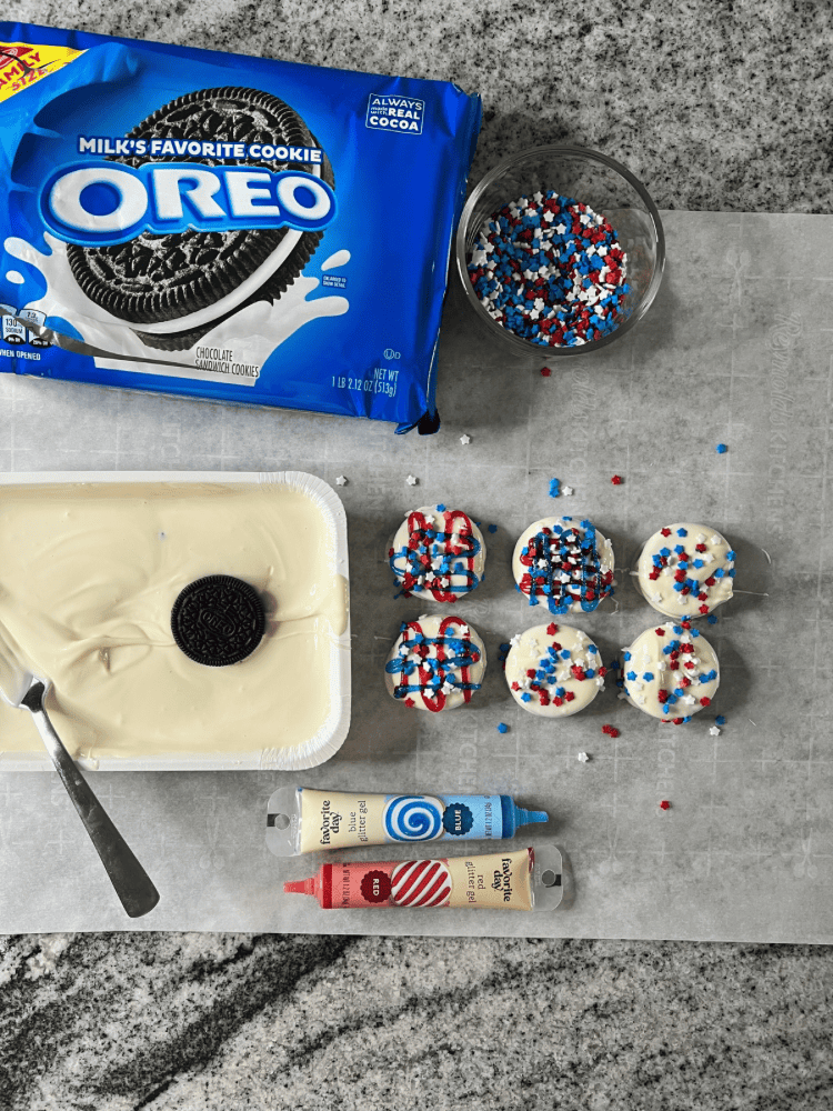 Making Patriotic Oreos