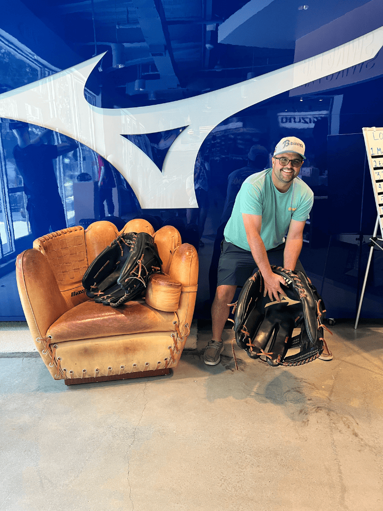 Logan in Mizuno Shop